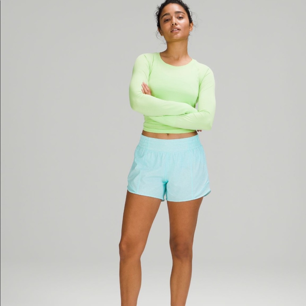 Lululemon Hotty Hot High Rise Short 4”Lined - Picture 1 of 6